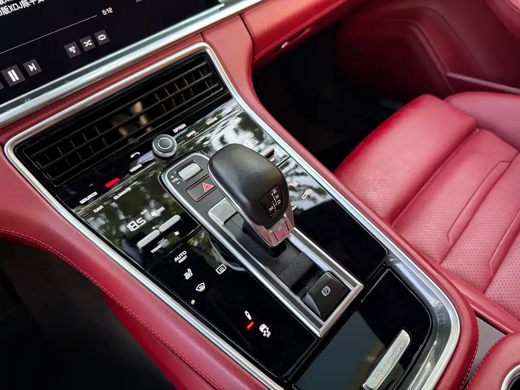 Porsche Panamera 2018 — фото 18