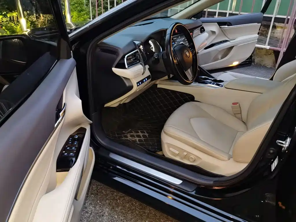 Toyota Camry 2020 — фото 14