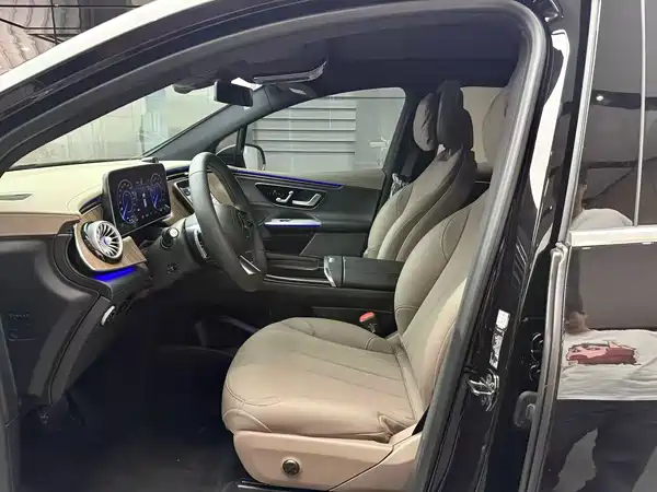 Mercedes-Benz EQE SUV 2026