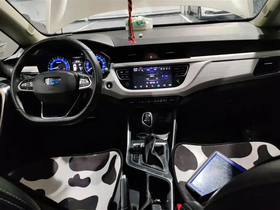 Geely Vision X3 2021 — фото 12