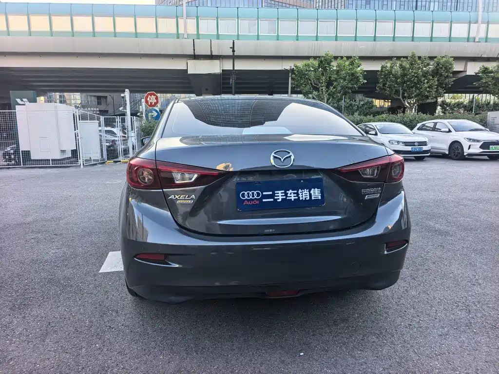 Mazda 3 Axela 2018 — фото 5