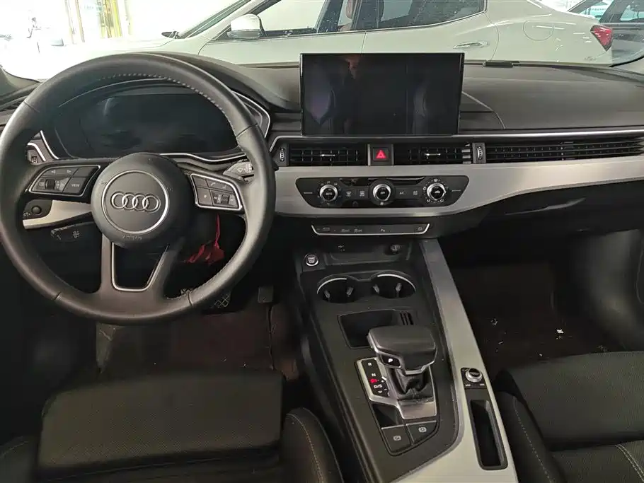 Audi A4L 2021 — фото 12