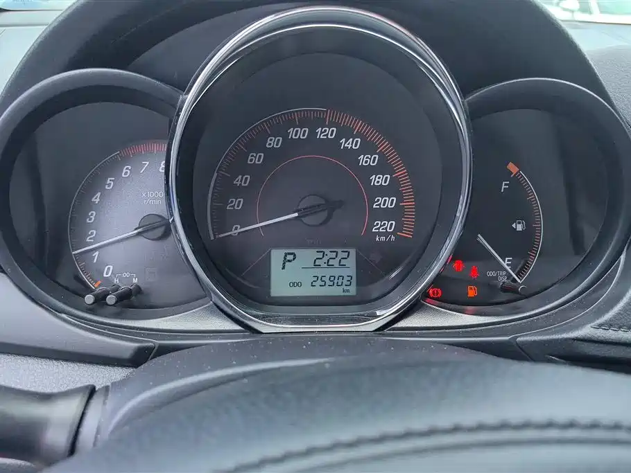 Toyota Yaris L 2021 — фото 14