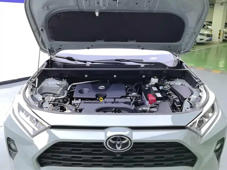 Toyota RAV4 2020 — фото 10