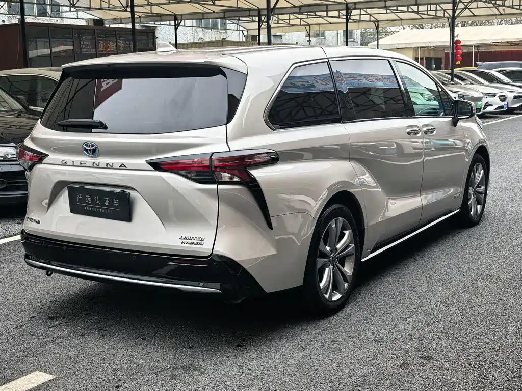 Toyota Sienna 2023 — фото 2