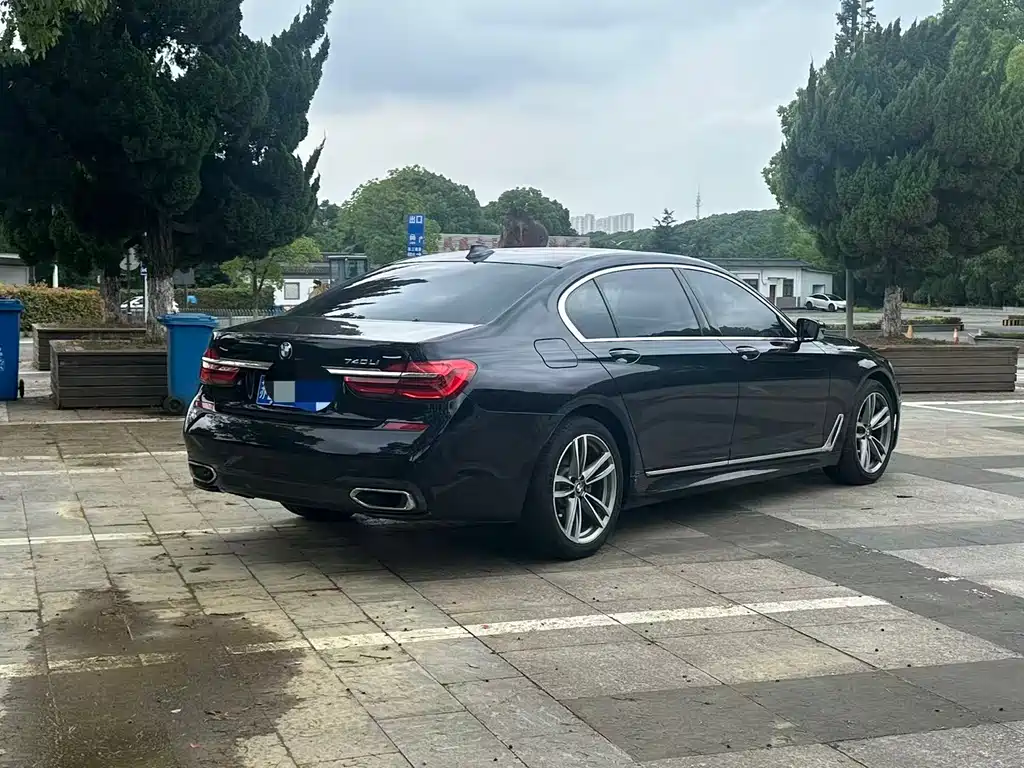 BMW 7 Series 2018 — фото 3