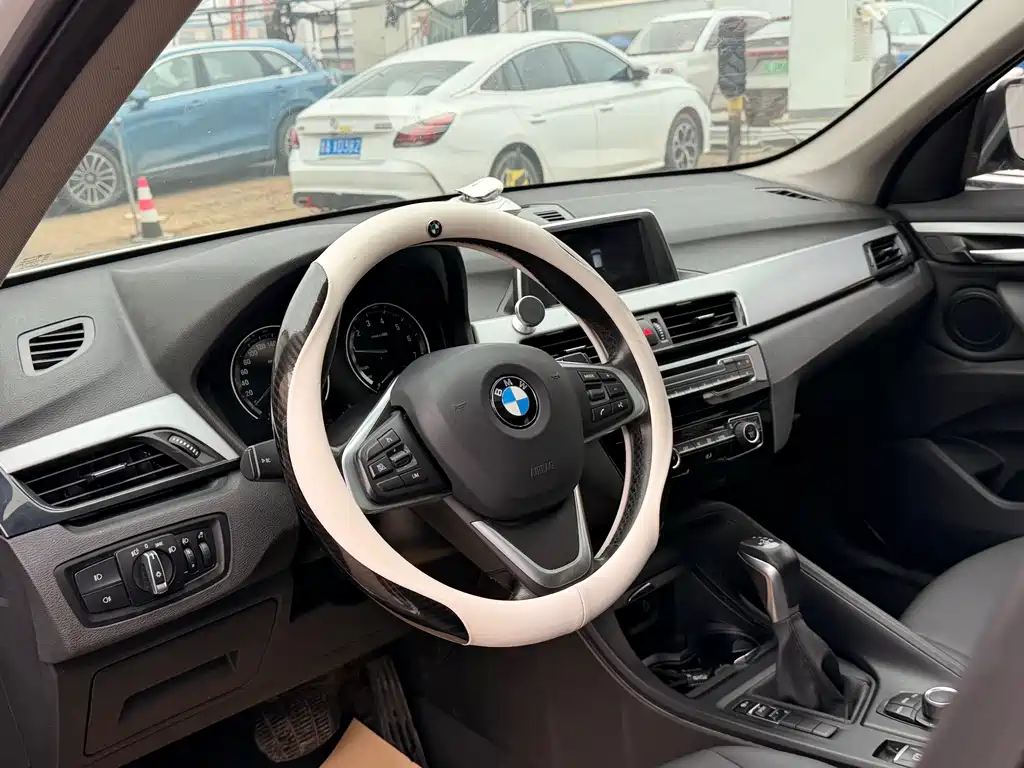 BMW X1 2018 — фото 10