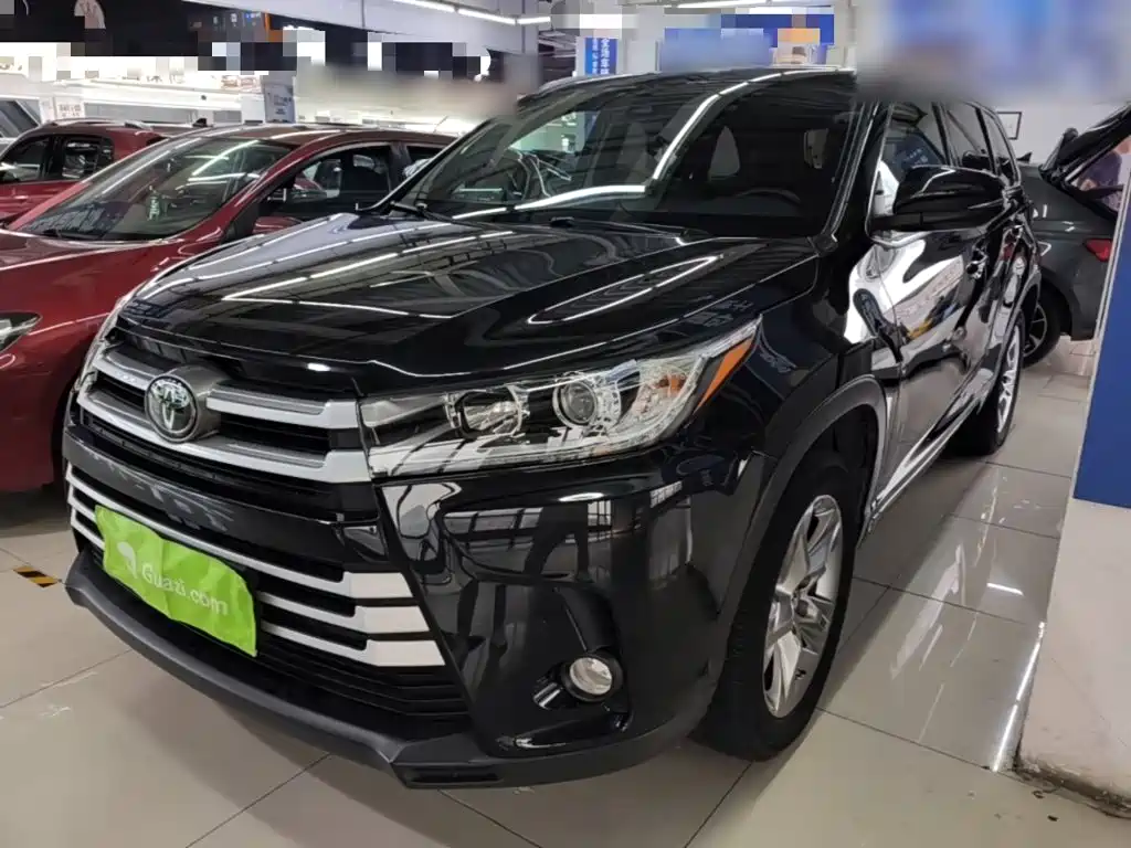 Toyota Highlander 2020 — фото 1