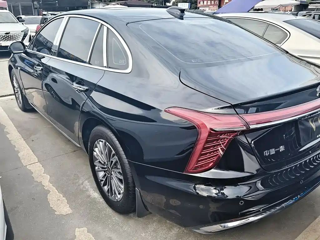 Hongqi H5 2025 — фото 16