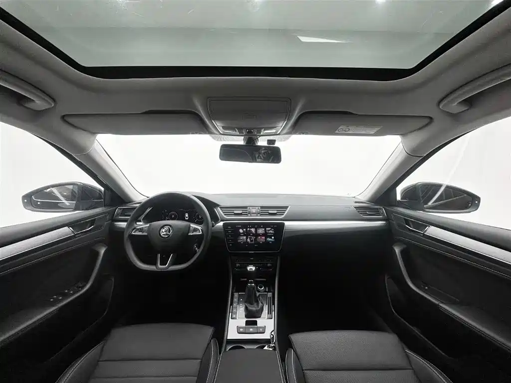 Skoda Superb 2023 — фото 10