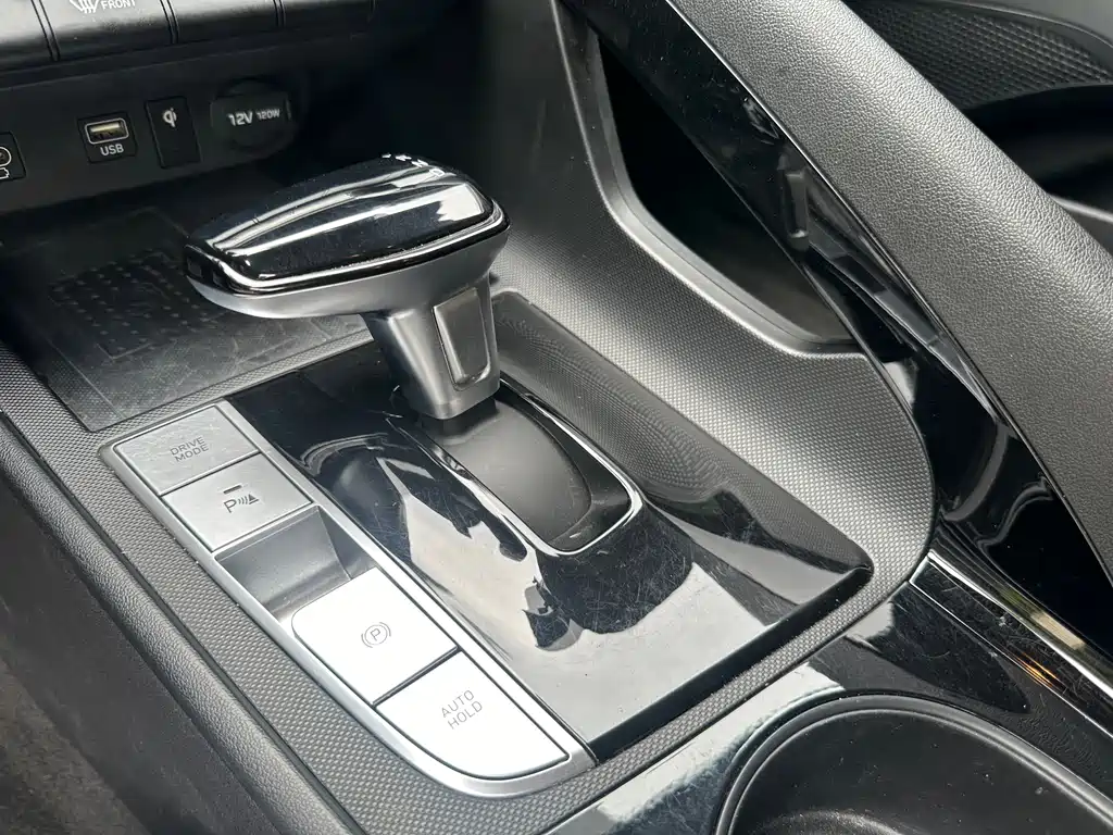 Hyundai Elantra 2024 — фото 18