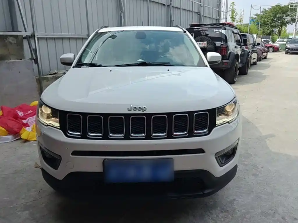 Jeep Compass 2018 — фото 3