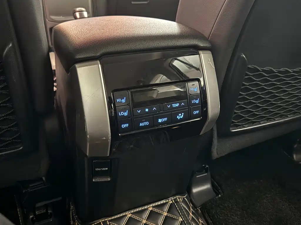 Toyota Prado 2018 — фото 18
