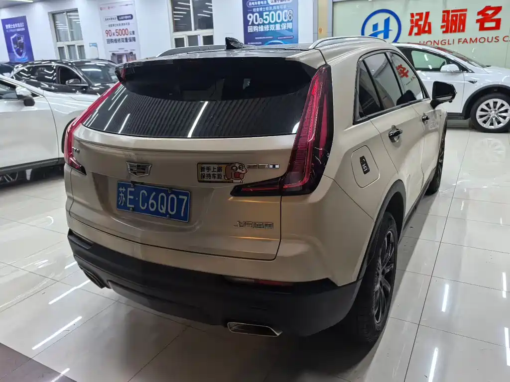 Cadillac XT4 2022 — фото 9