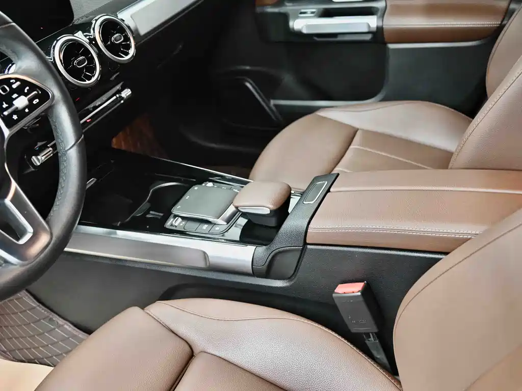 Mercedes-Benz GLB 2023 — фото 12