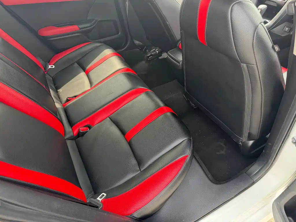 Honda Civic 2018 — фото 15