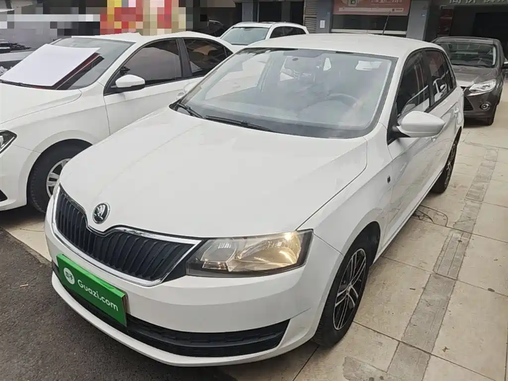 Skoda Rapid Spaceback 2016 — фото 2