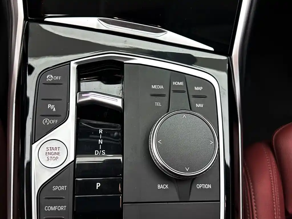 BMW 3 Series 2023 — фото 13