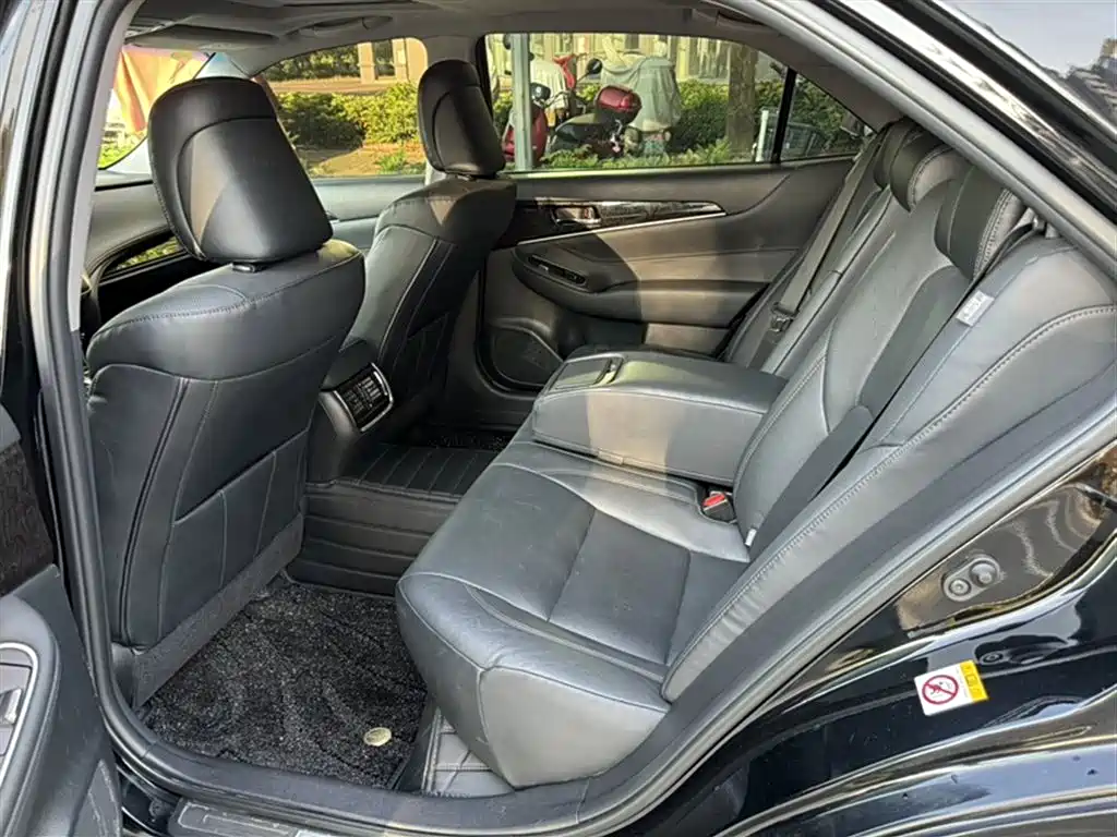 Toyota Crown 2019 — фото 10