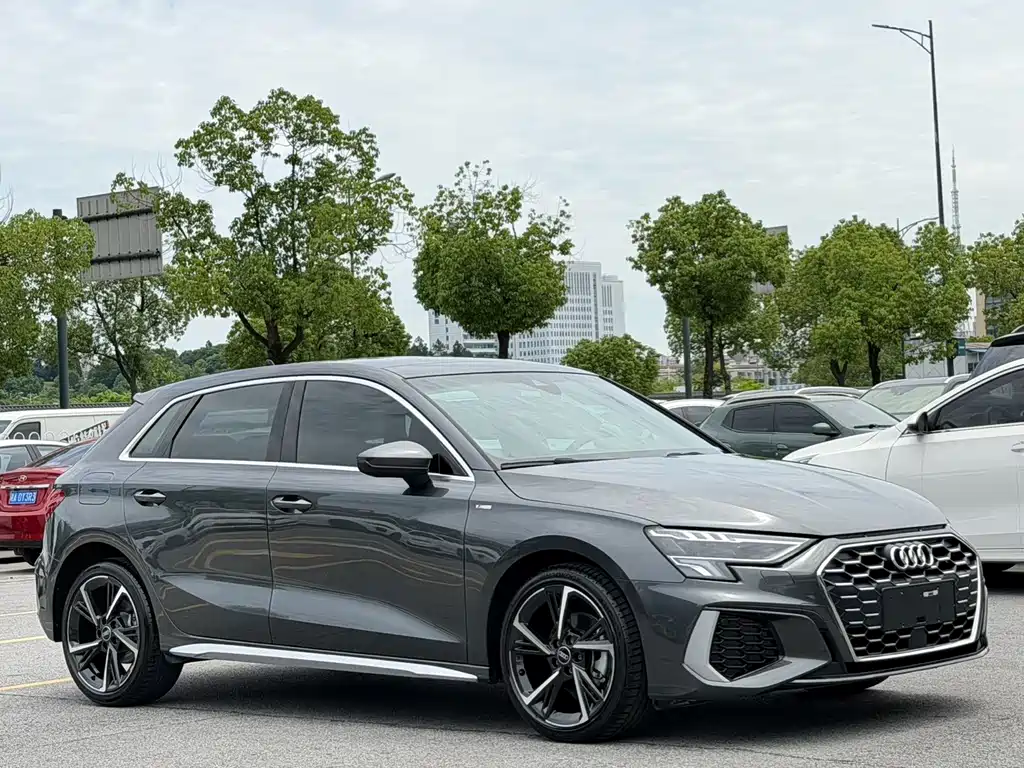 Audi A3 2023 — фото 2