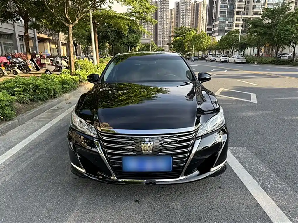Toyota Crown 2019 — фото 4