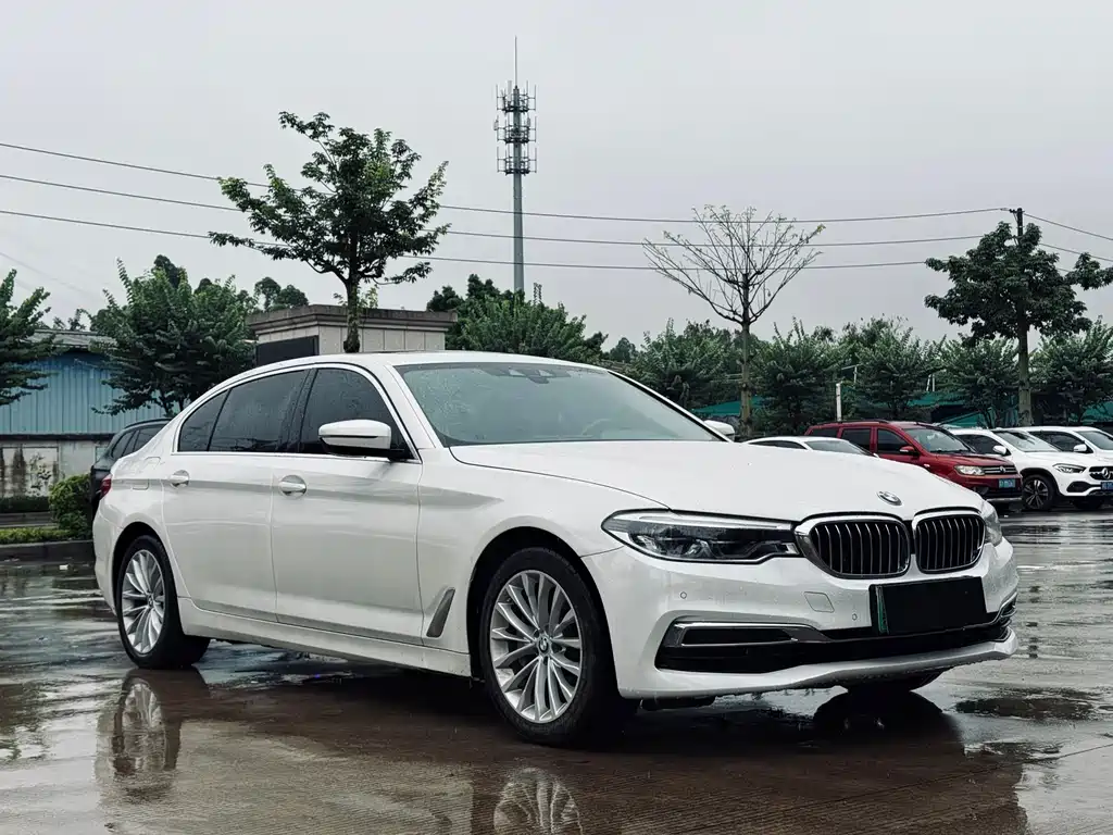 BMW 5 Series New Energy 2019 — фото 3