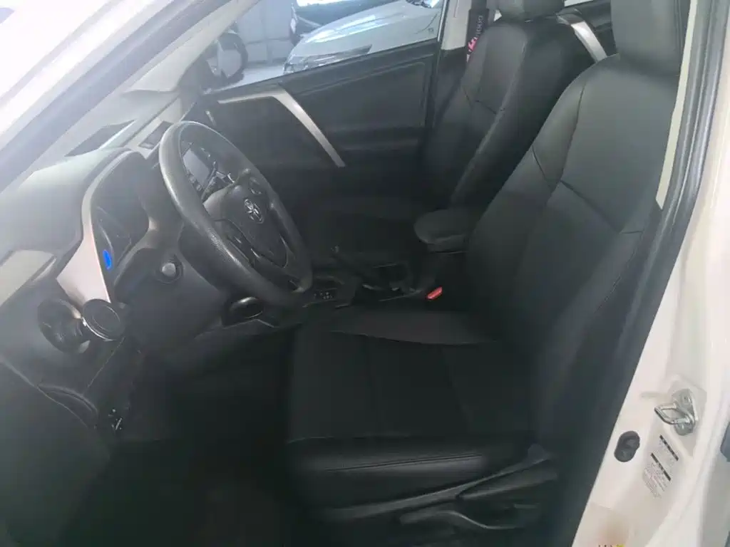 Toyota RAV4 2014 — фото 15