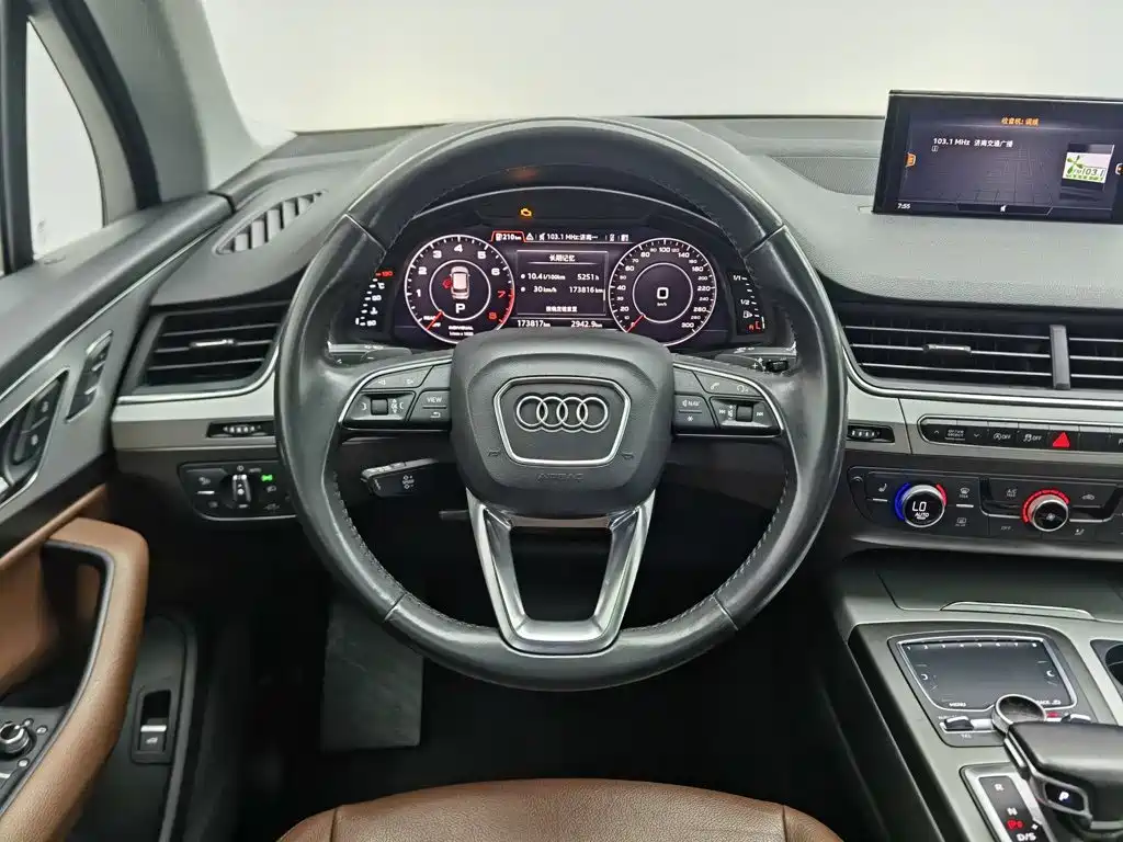 Audi Q7 2020 — фото 11