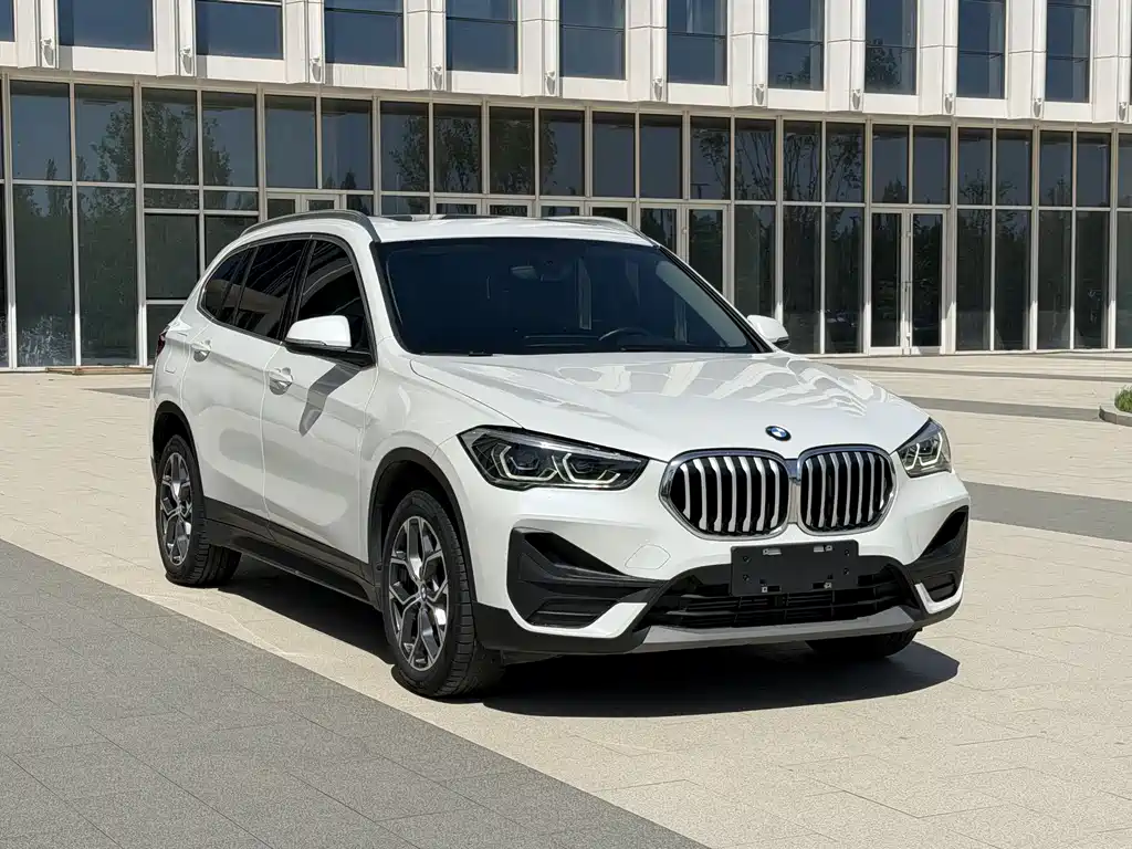 BMW X1 2022 — фото 3