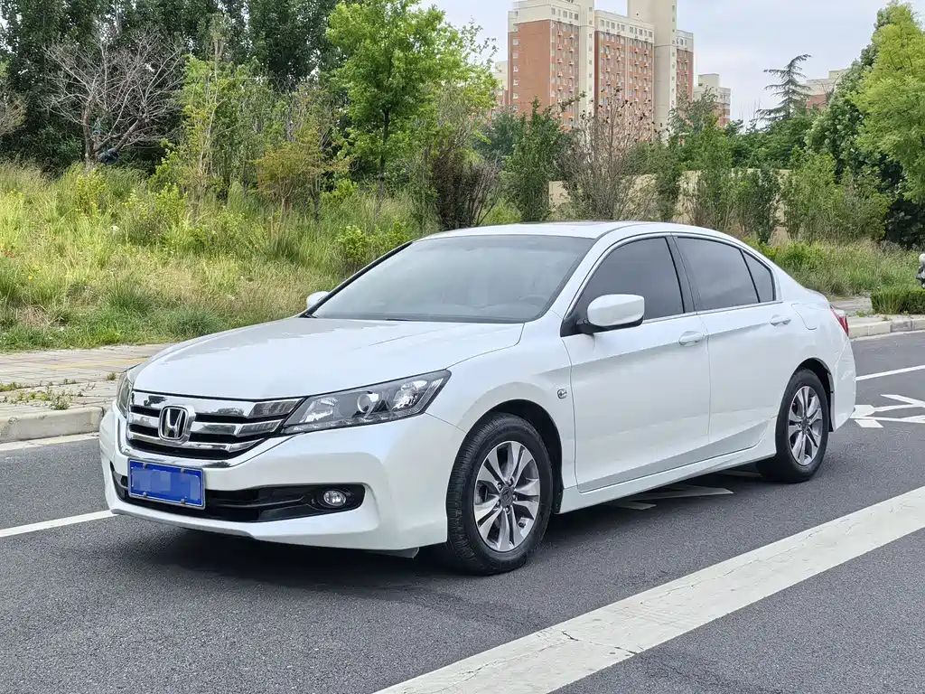Honda Accord 2016 — фото 1