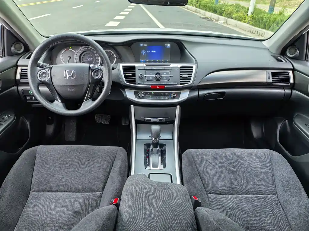 Honda Accord 2016 — фото 7