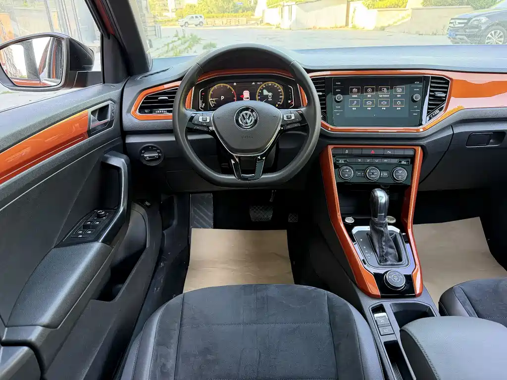 Volkswagen T-Roc 2018 — фото 8