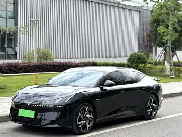 Lynk & Co Z10 2025