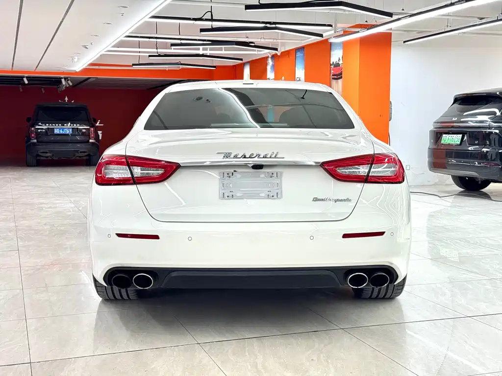 Maserati Quattroporte 2016 — фото 9