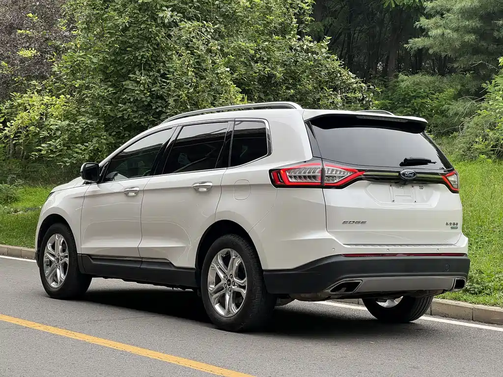 Ford Edge 2017 — фото 9