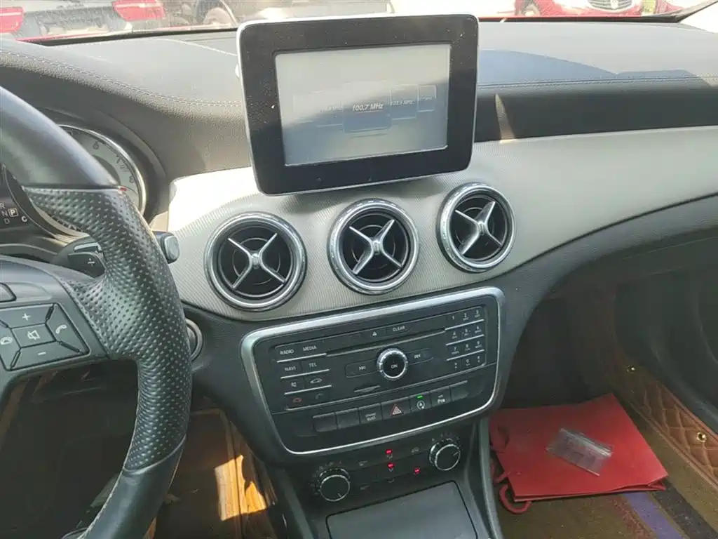 Mercedes-Benz GLA 2016 — фото 13
