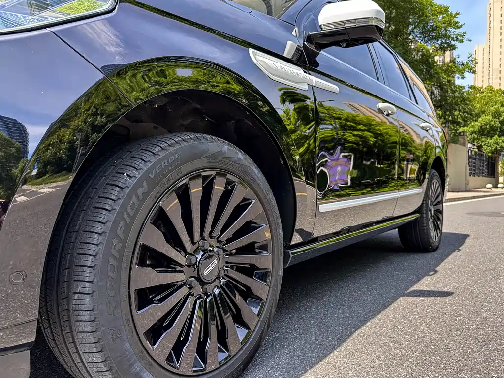 Lincoln Navigator 2021 — фото 6
