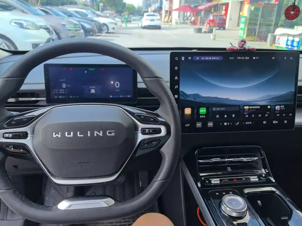 Wuling Starlight 2024 — фото 10