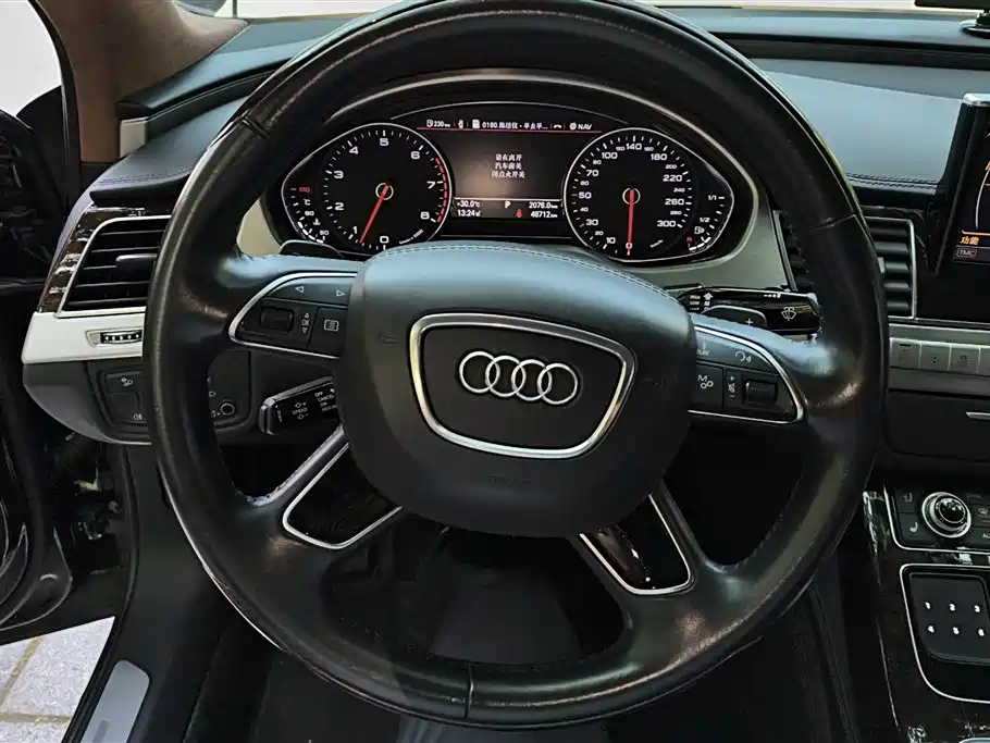 Audi A8 2017 — фото 15