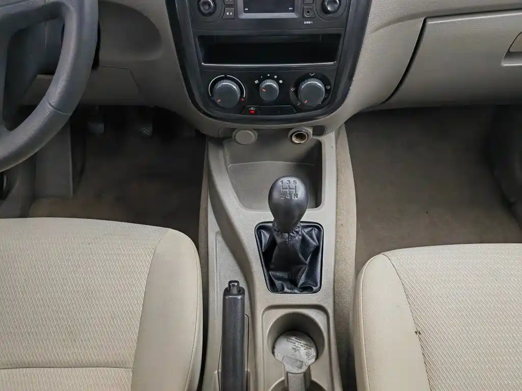 Wuling Rongguang V 2016 — фото 13