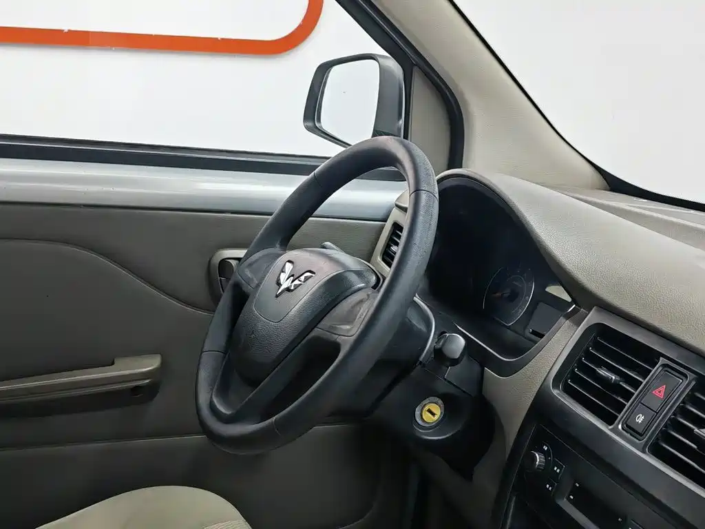 Wuling Rongguang V 2016 — фото 22
