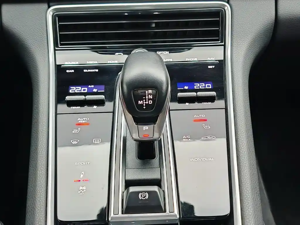 Porsche Panamera 2019 — фото 13