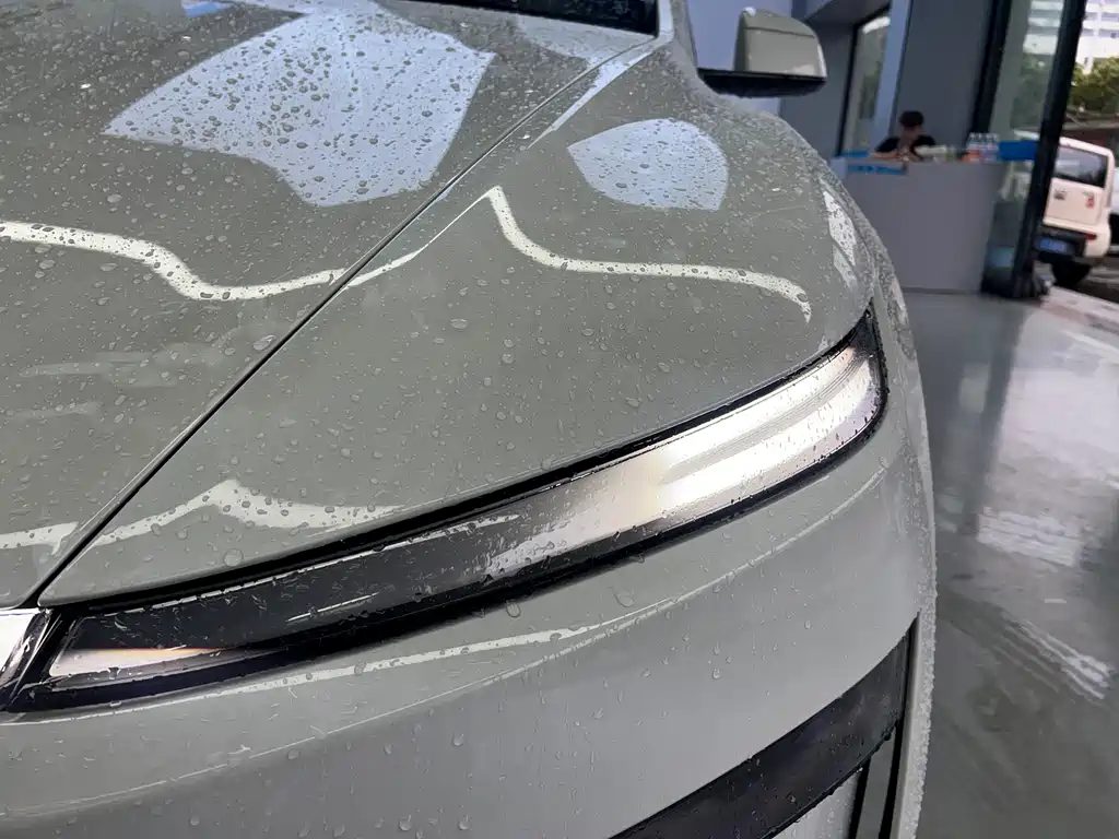 Tesla Model Y L 2025 — фото 13