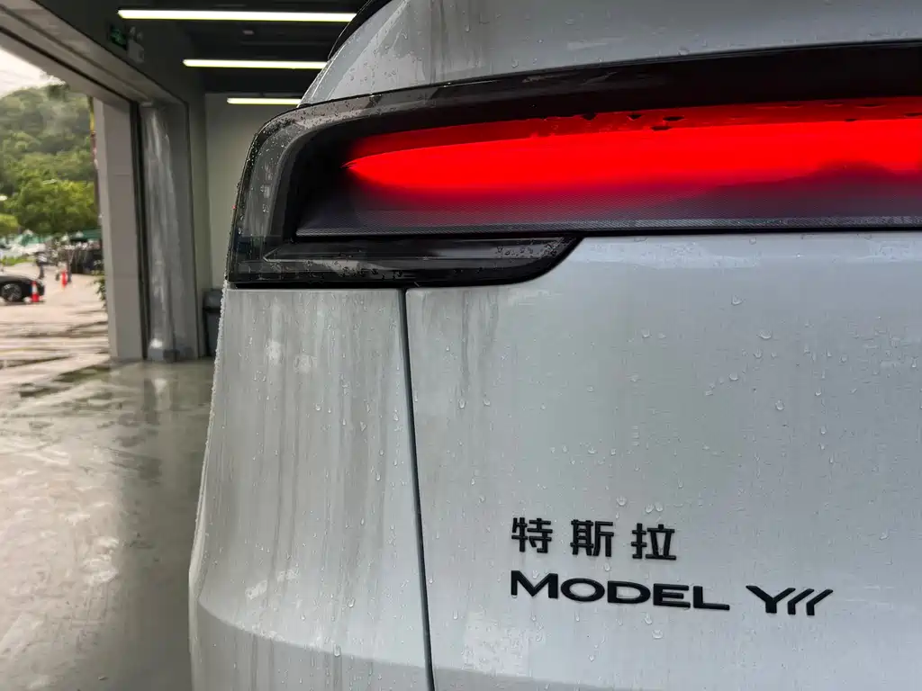 Tesla Model Y L 2025 — фото 15