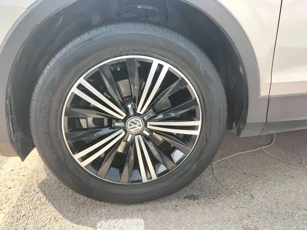 Volkswagen Tiguan L 2018 — фото 12