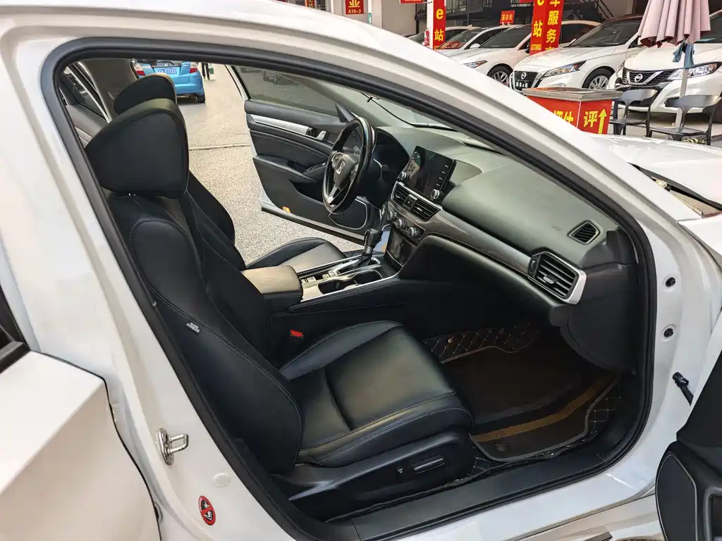 Honda Accord 2020 — фото 10