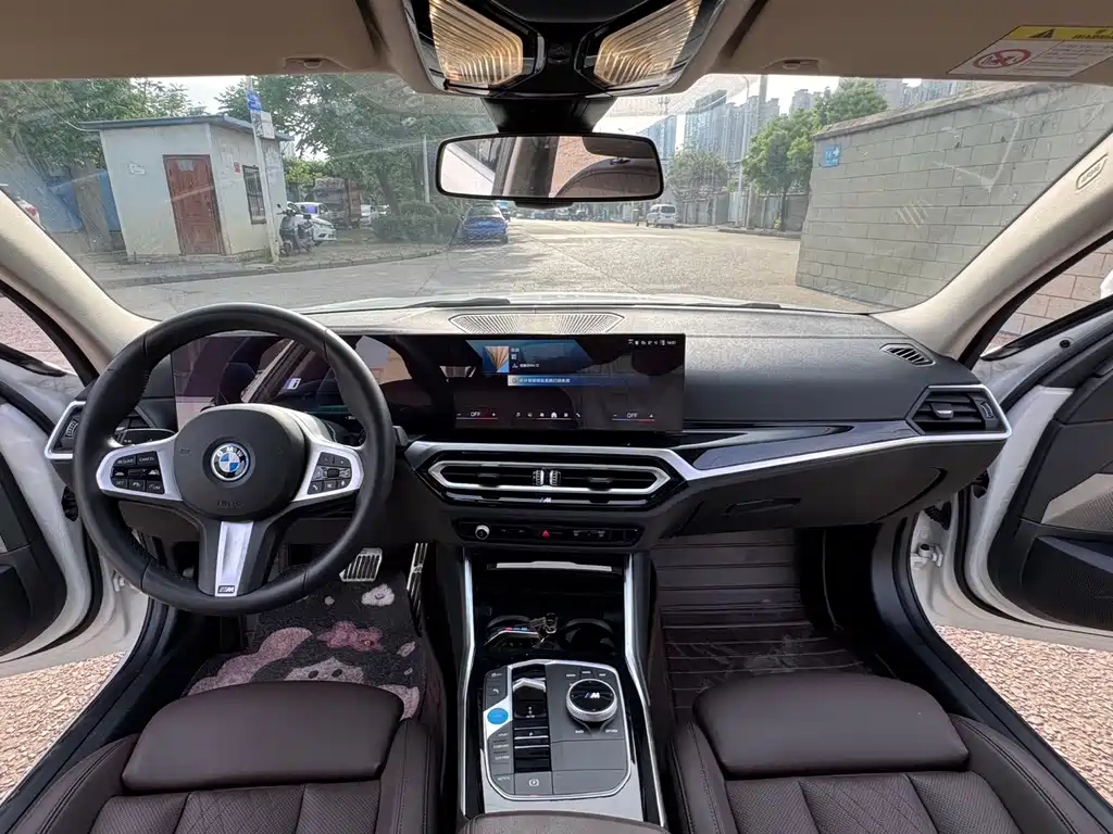 BMW i3 2024