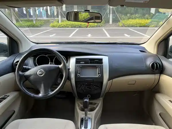 Nissan Livina 2013
