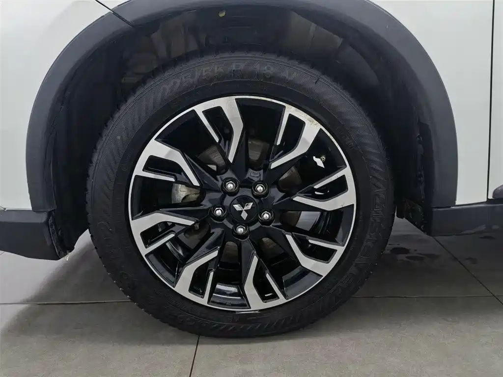 Mitsubishi Outlander 2019 — фото 17
