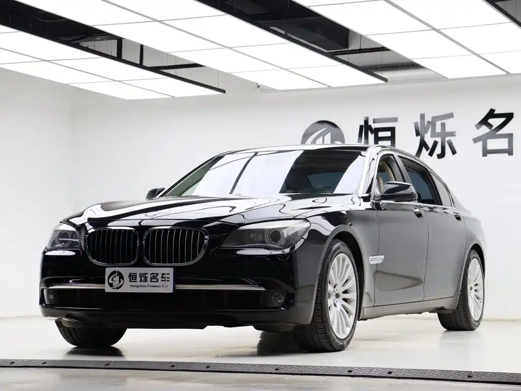 BMW 7 Series 2012 — фото 35
